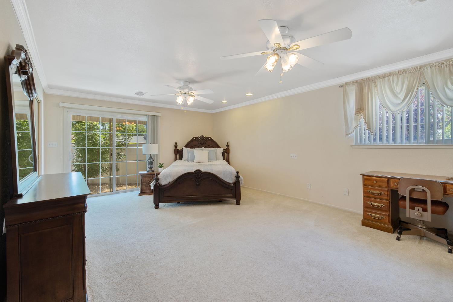 4909 E Fillmore Avenue S, Fresno, CA 93727