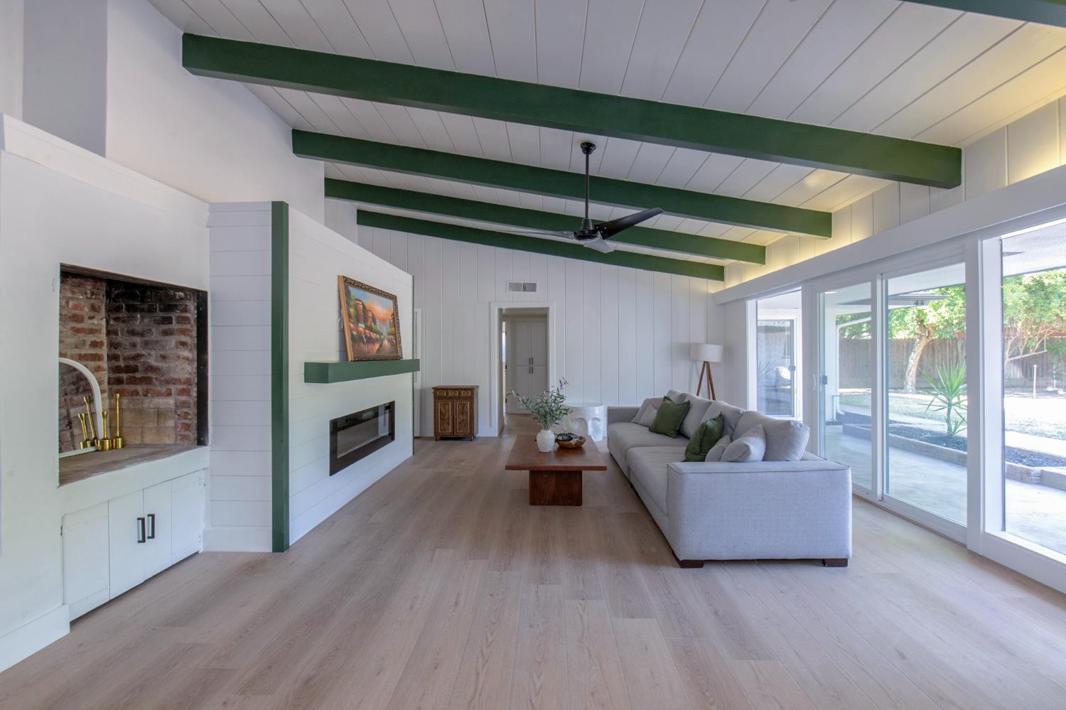 609 E Hampton, Fresno, CA 93704