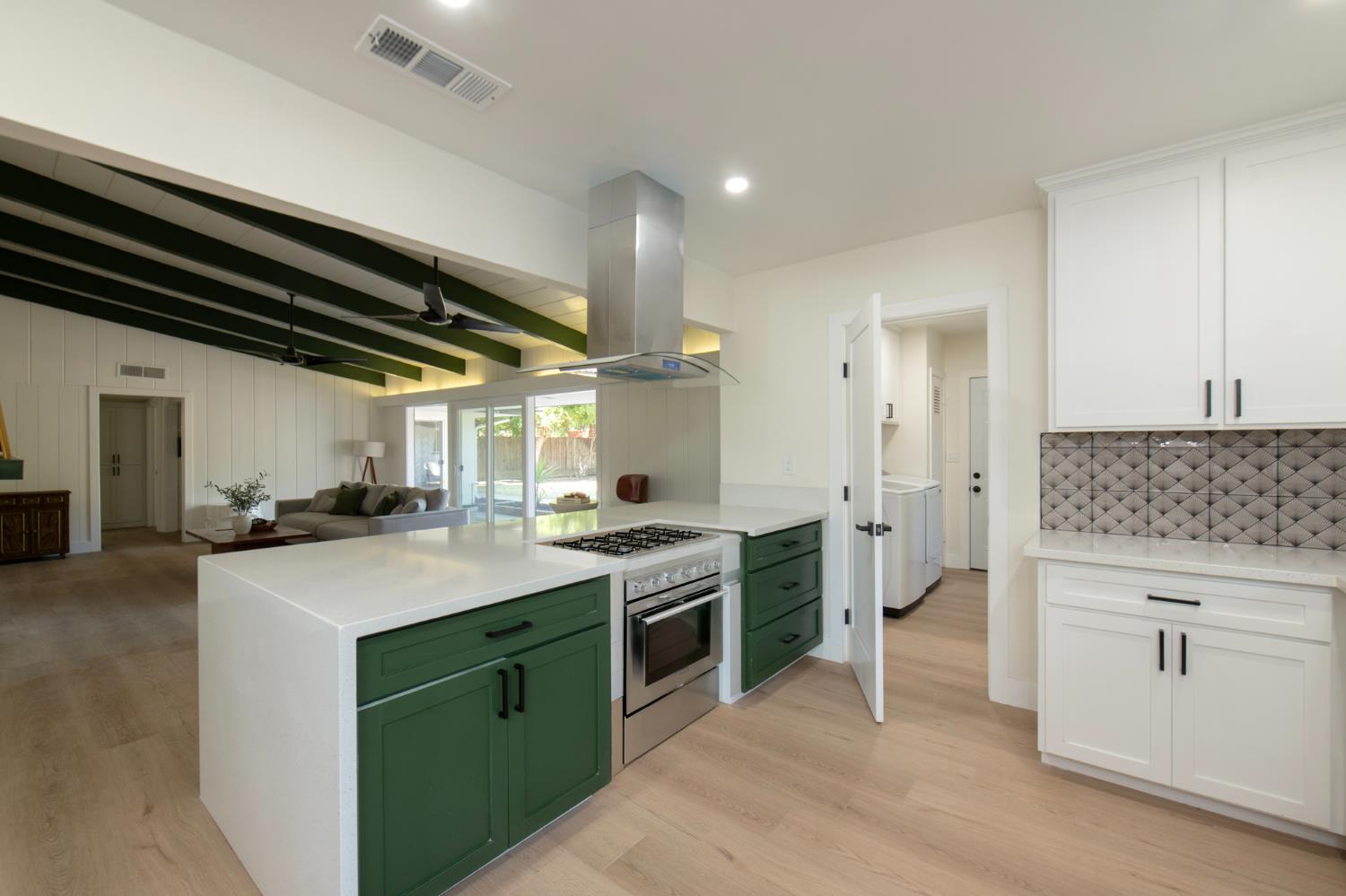 609 E Hampton, Fresno, CA 93704