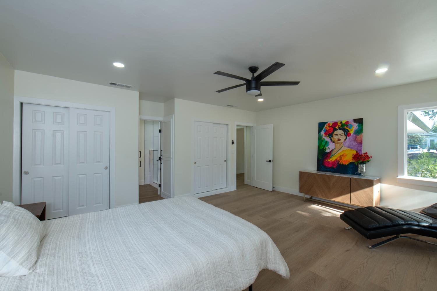609 E Hampton, Fresno, CA 93704