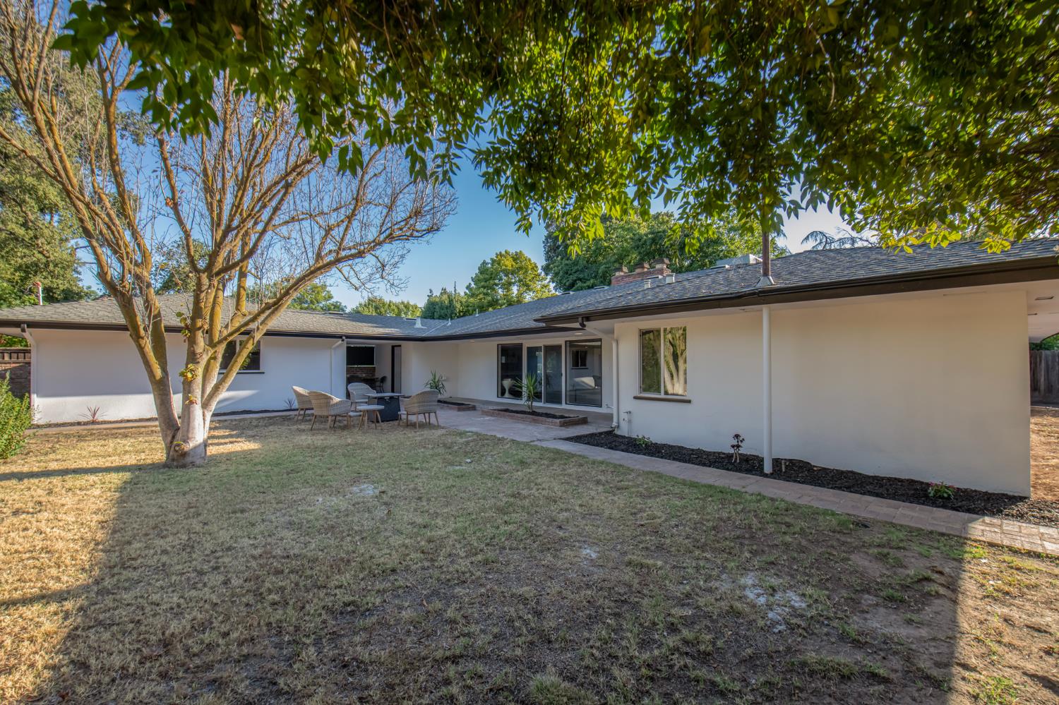 609 E Hampton, Fresno, CA 93704
