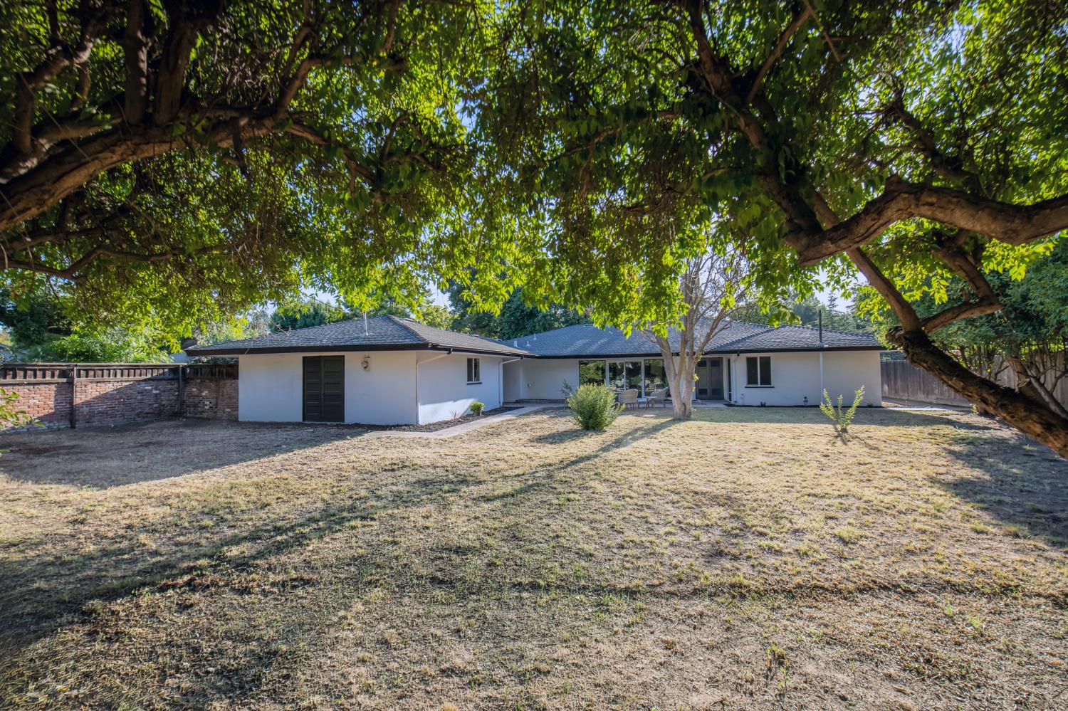 609 E Hampton, Fresno, CA 93704