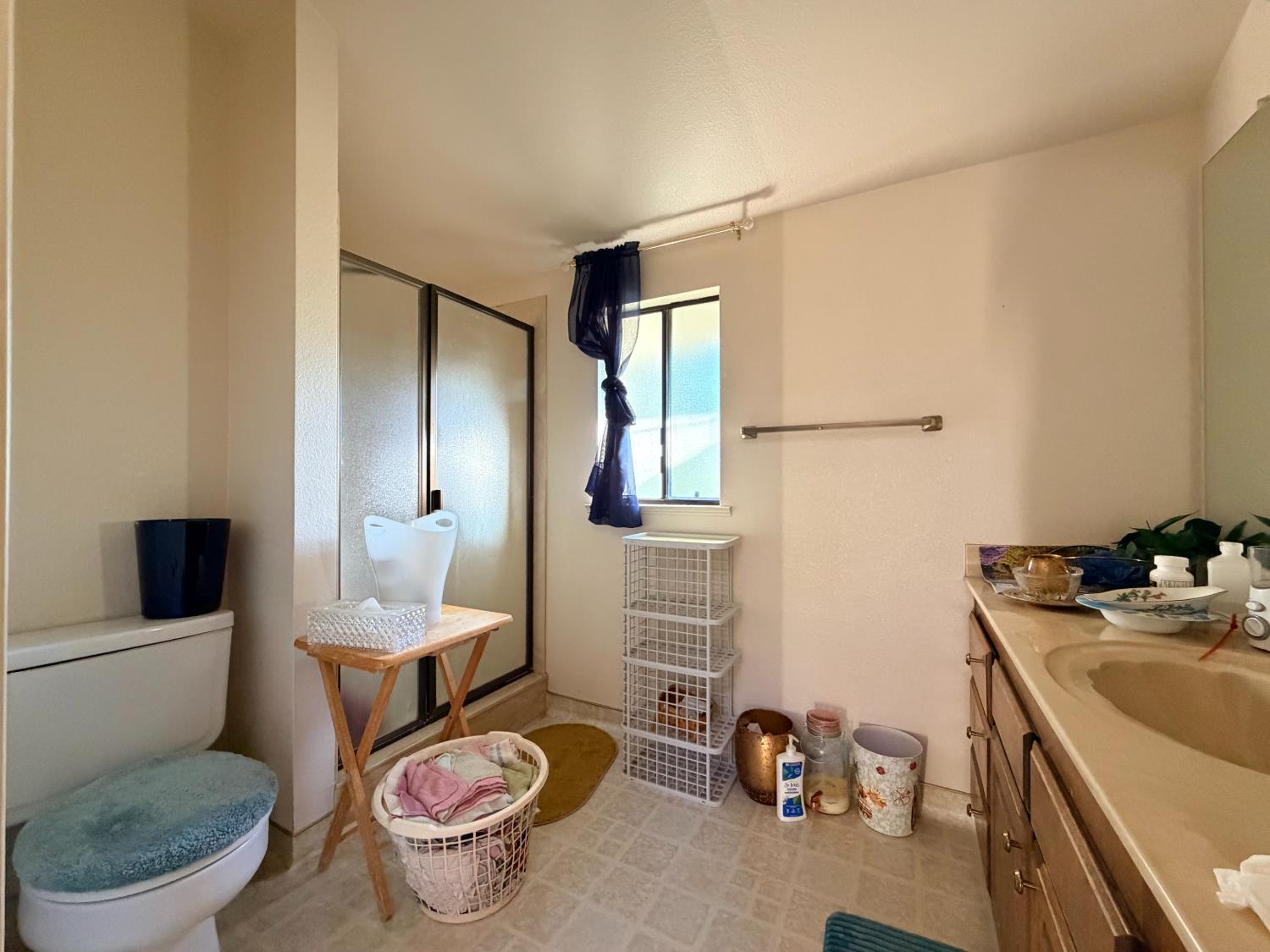 187 W Quincy Ave, Fresno, CA 93711