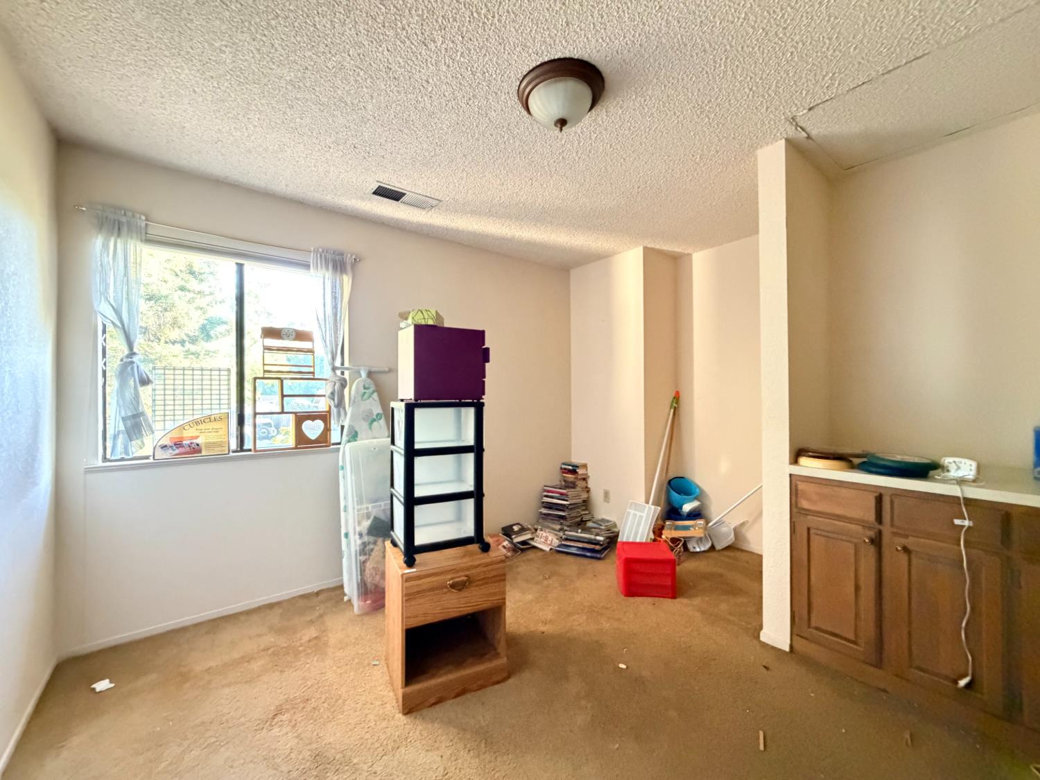187 W Quincy Ave, Fresno, CA 93711