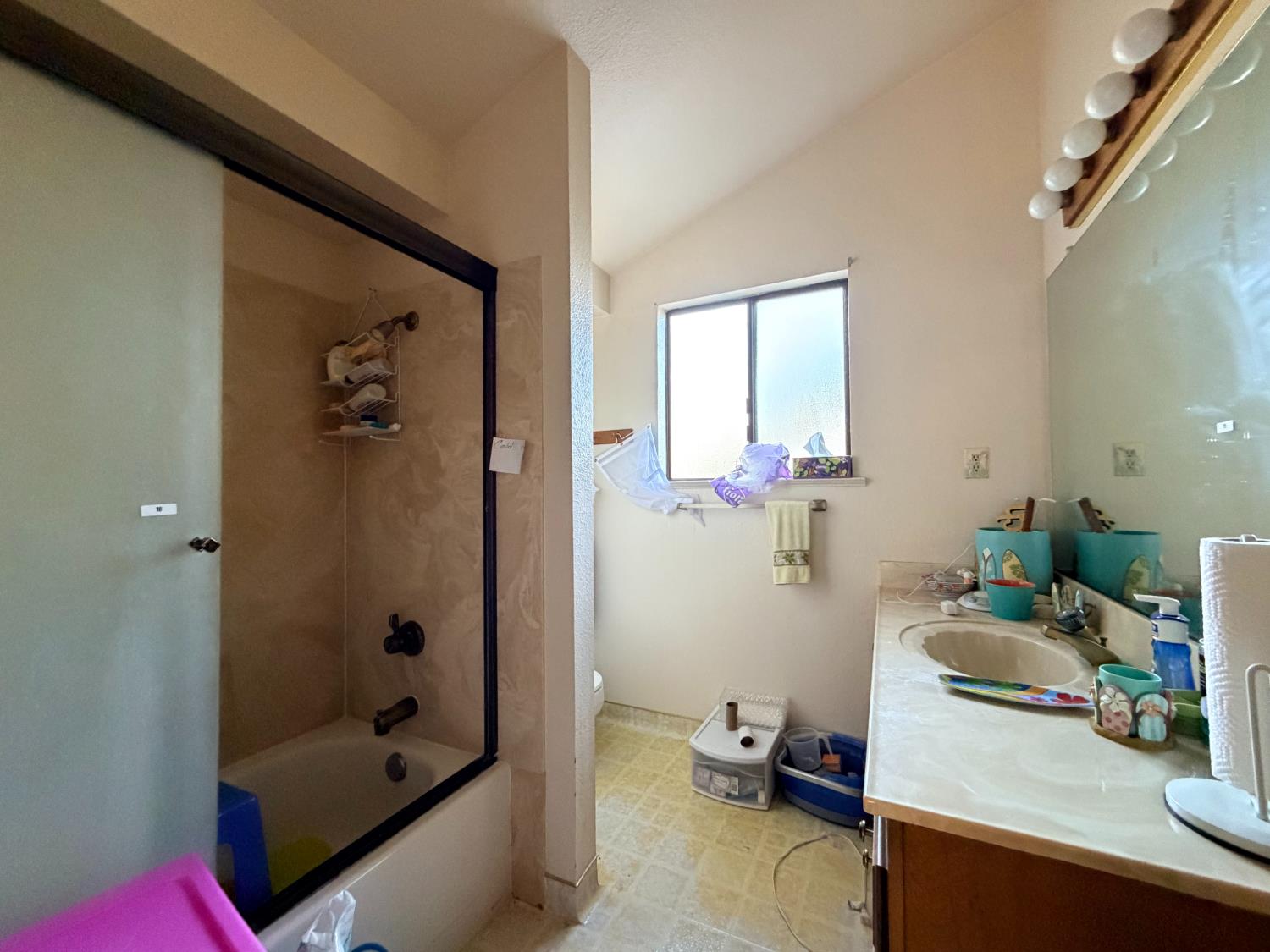 187 W Quincy Ave, Fresno, CA 93711