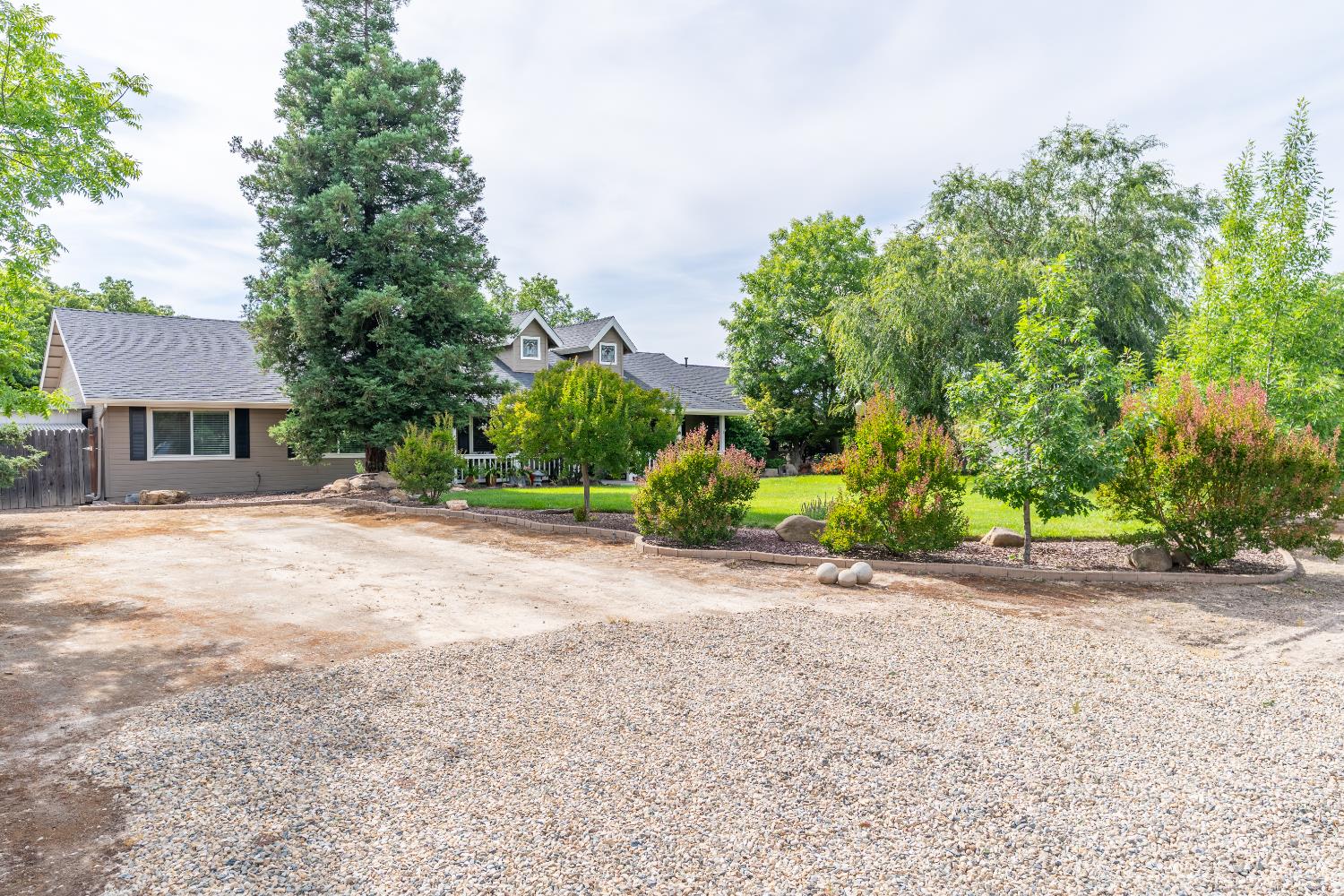16176 La Canada Rd, Madera, CA 93636