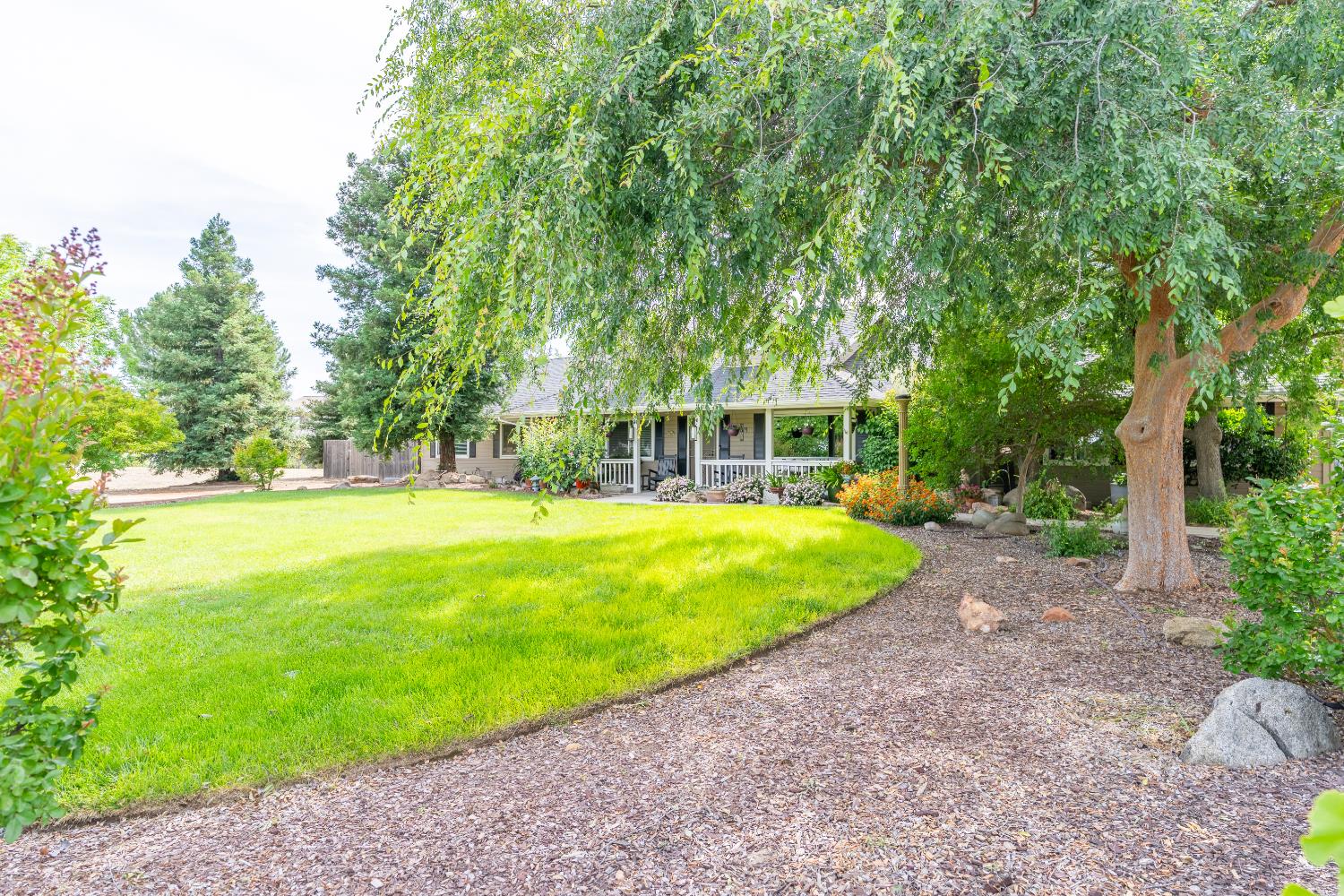 16176 La Canada Rd, Madera, CA 93636