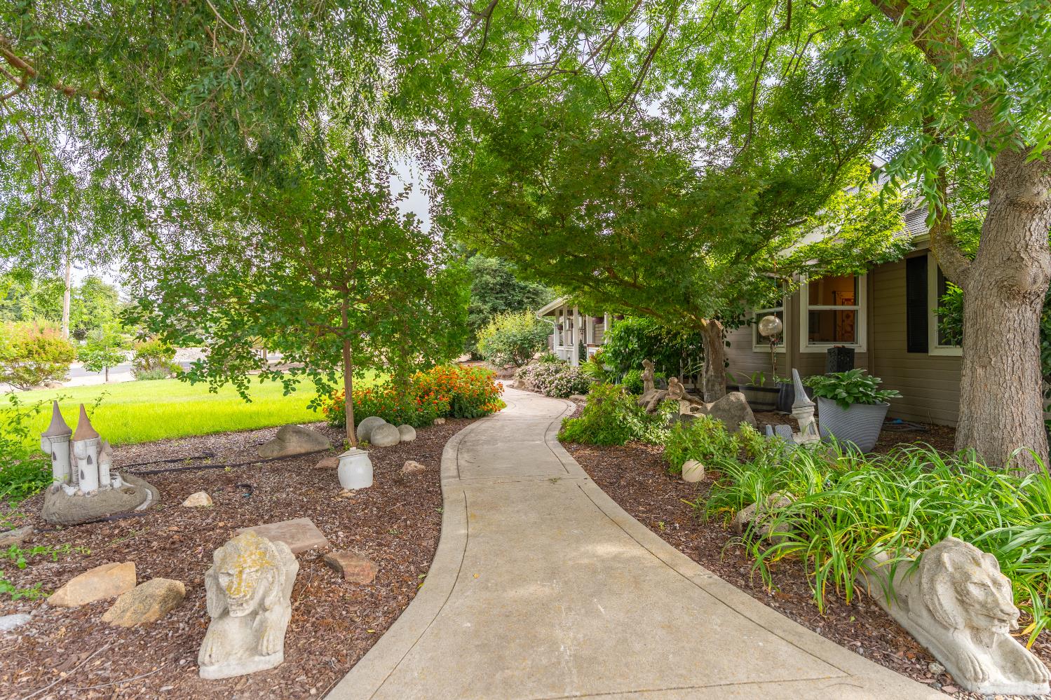 16176 La Canada Rd, Madera, CA 93636