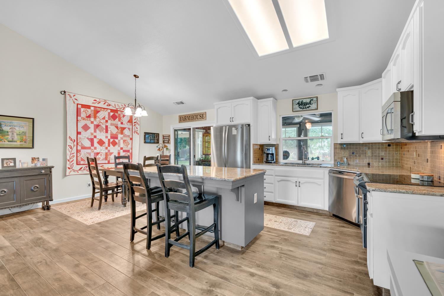 16176 La Canada Rd, Madera, CA 93636