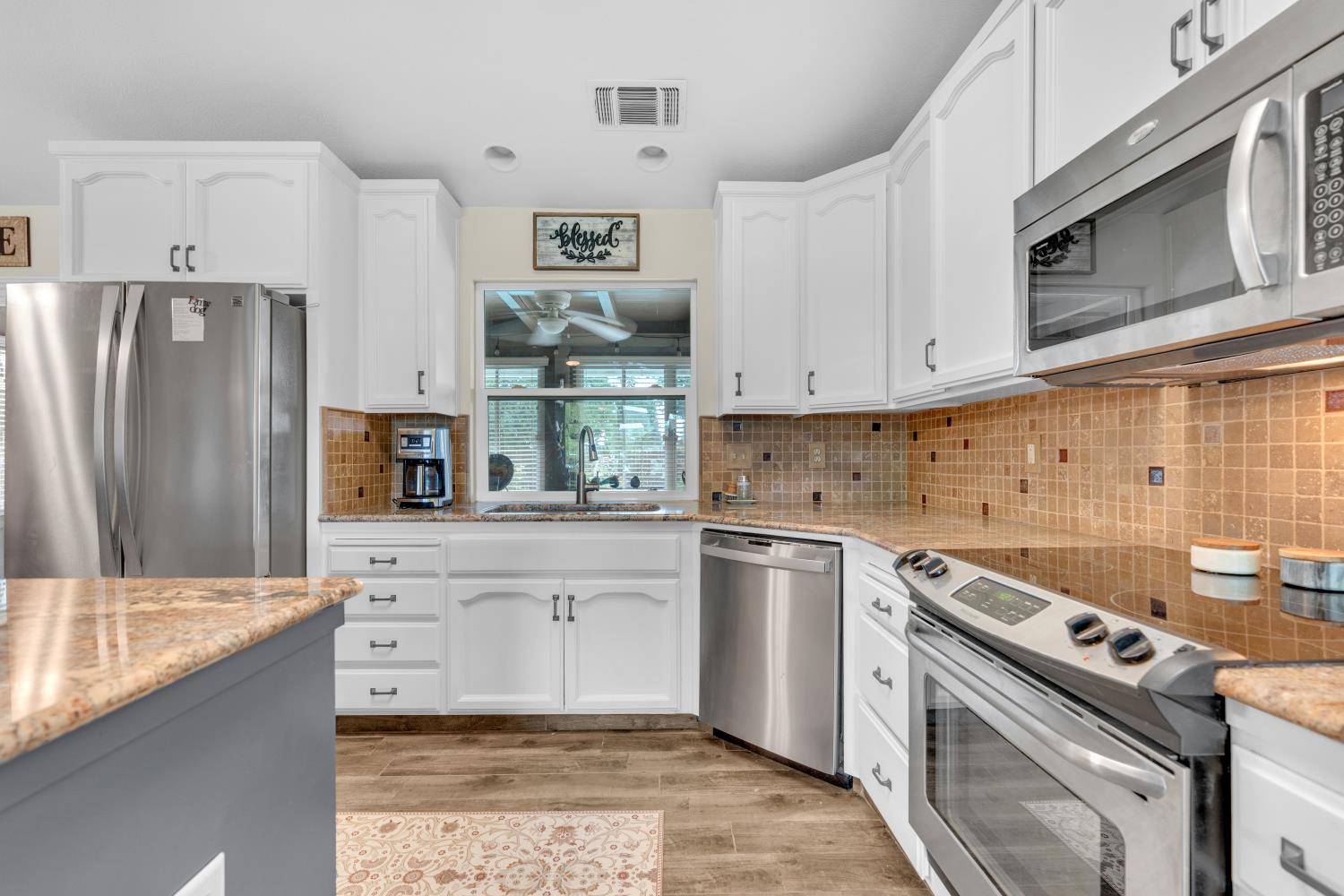16176 La Canada Rd, Madera, CA 93636