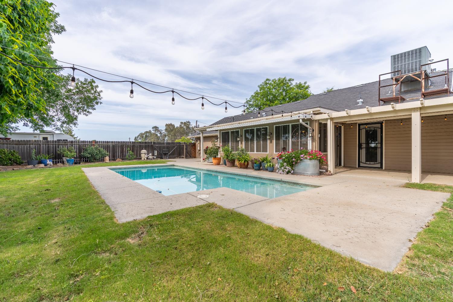 16176 La Canada Rd, Madera, CA 93636