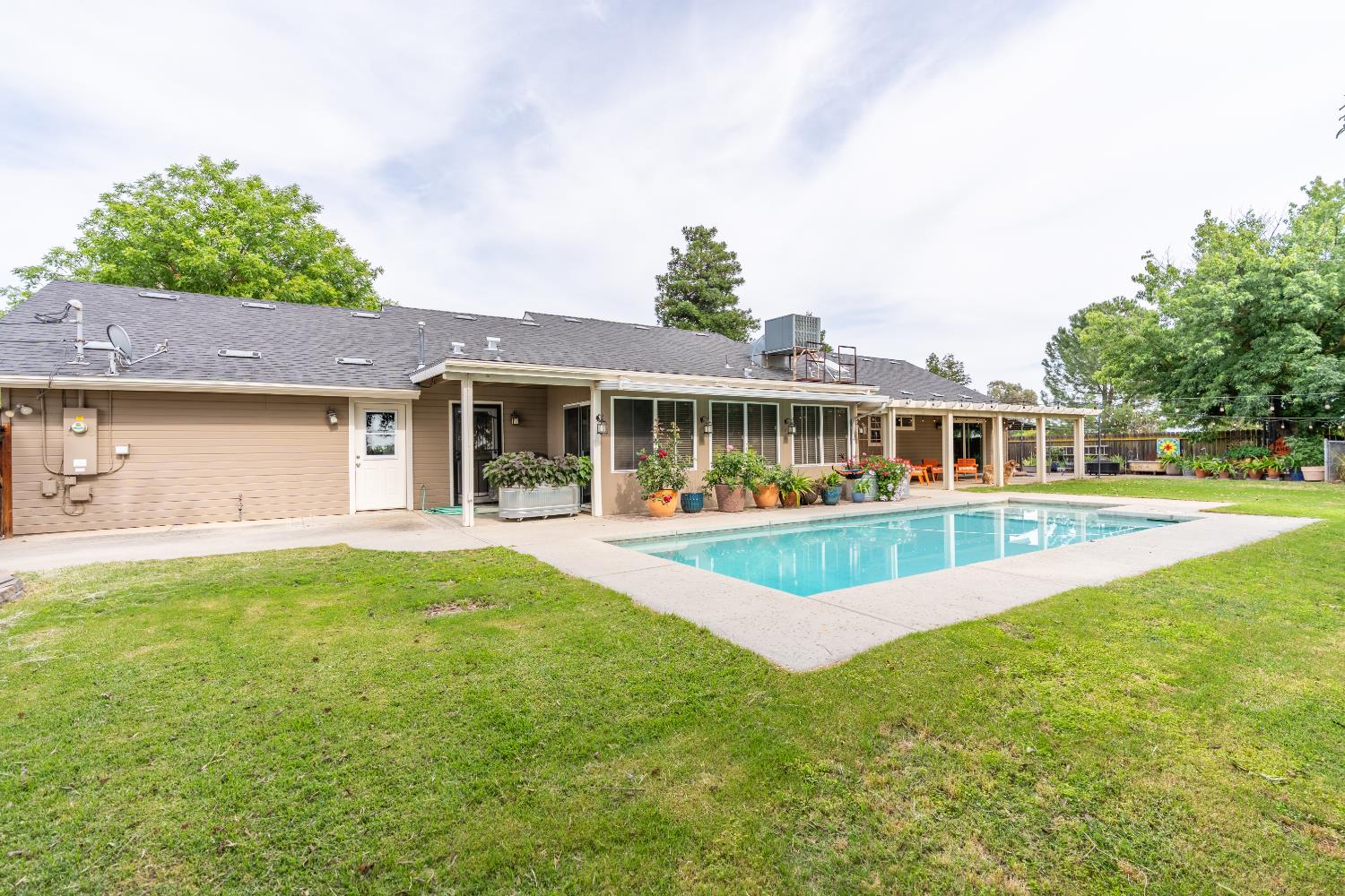 16176 La Canada Rd, Madera, CA 93636