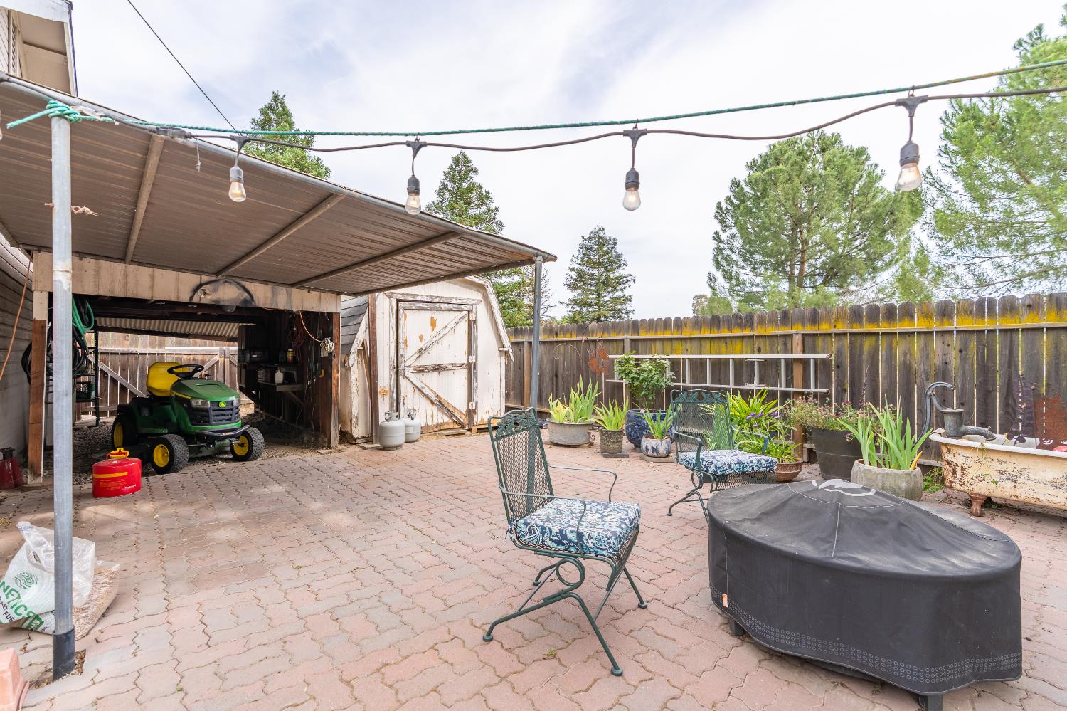 16176 La Canada Rd, Madera, CA 93636