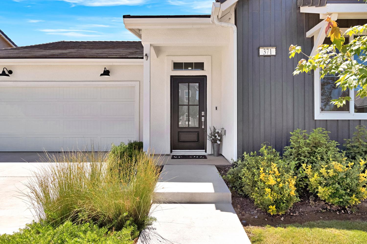 371 Huntington Ave S, Madera, CA 93636