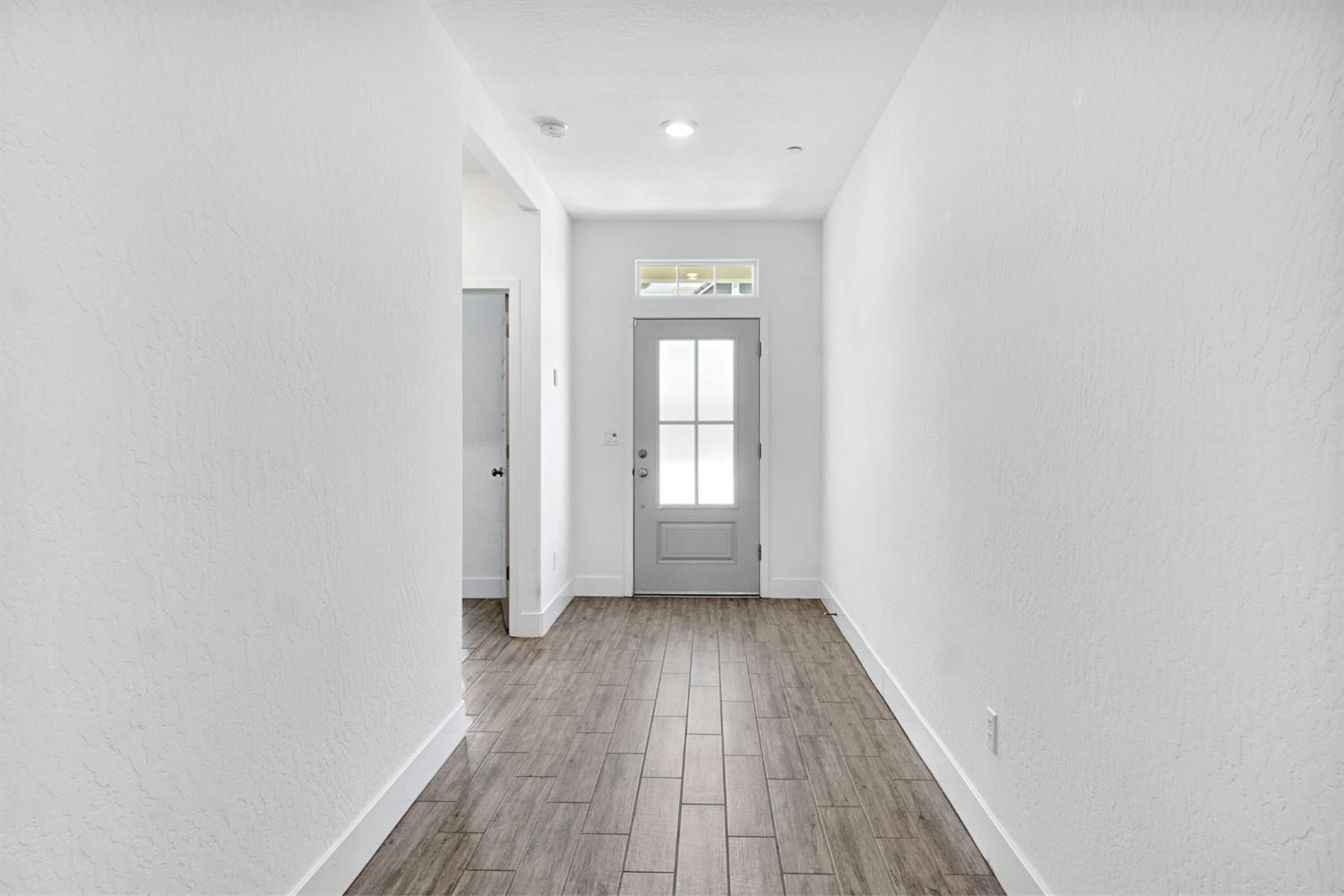 371 Huntington Ave S, Madera, CA 93636