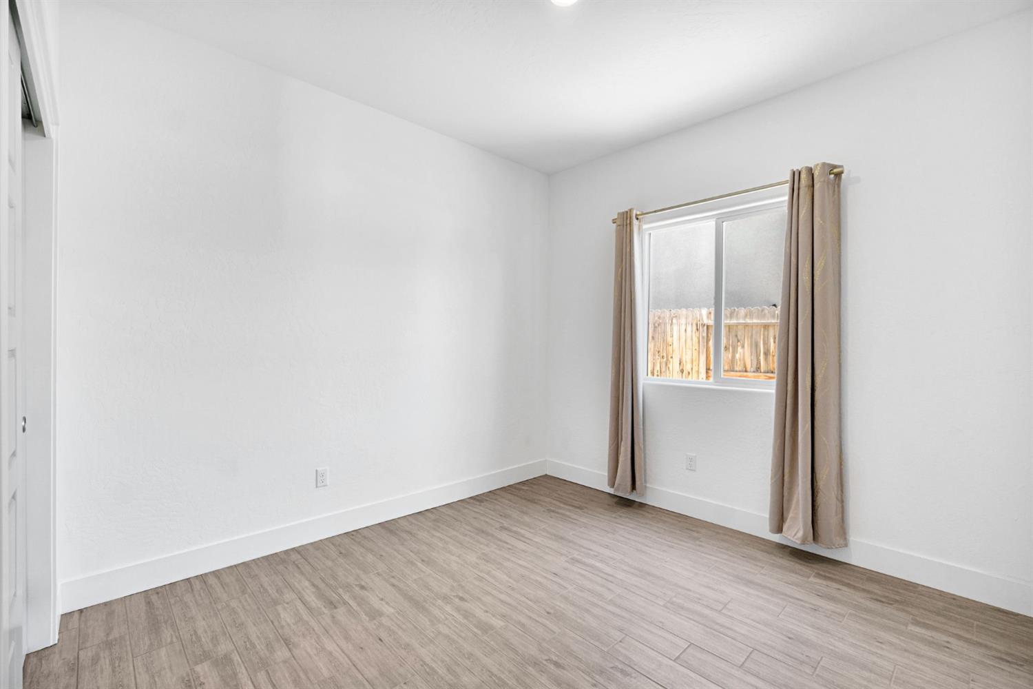 371 Huntington Ave S, Madera, CA 93636