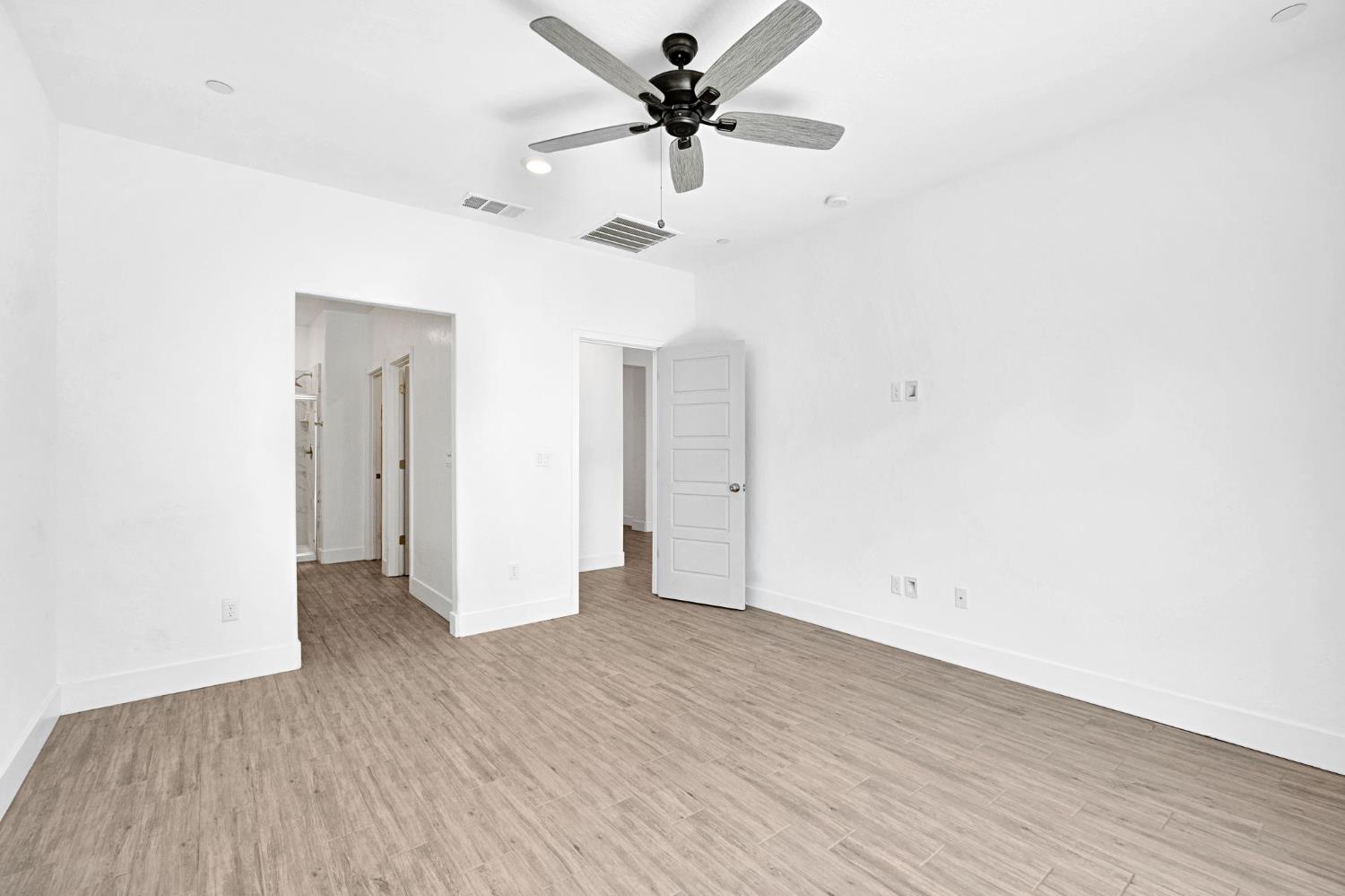 371 Huntington Ave S, Madera, CA 93636