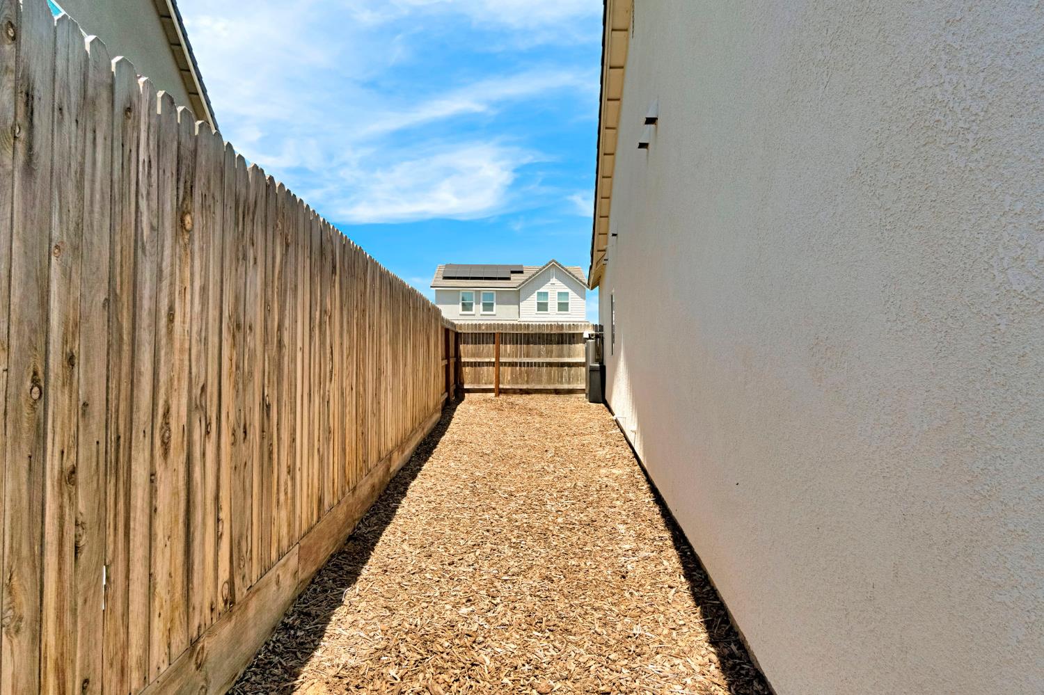 371 Huntington Ave S, Madera, CA 93636