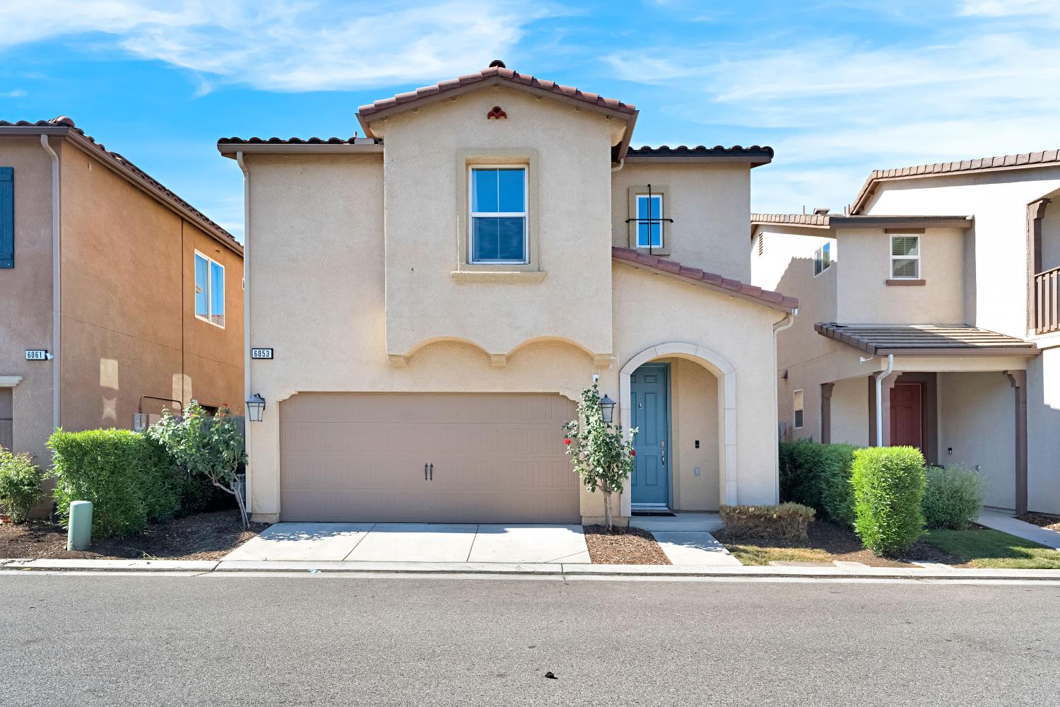 6053 E Brick Dr, Fresno, CA 93727