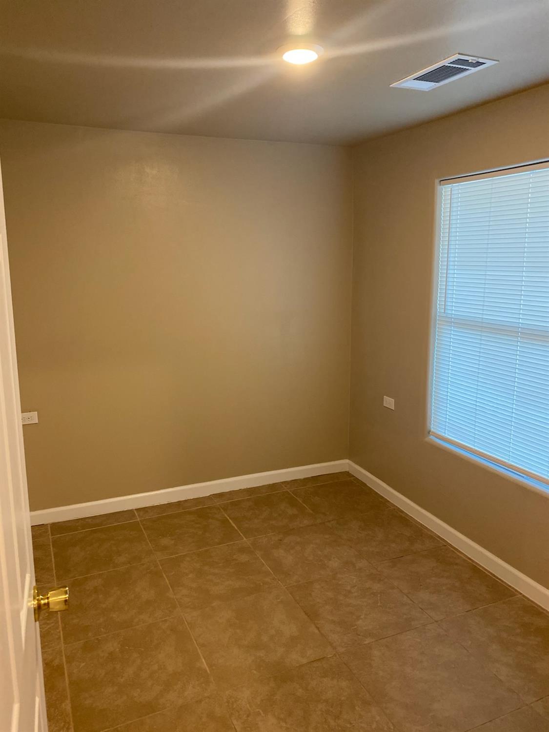 424 S A St, Madera, CA 93638