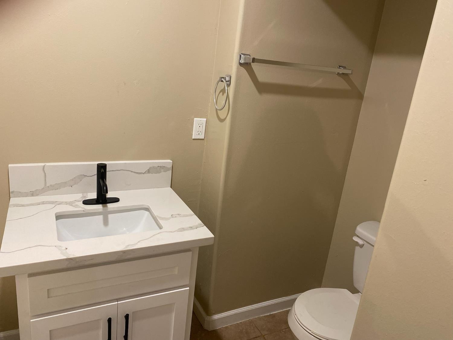 424 S A St, Madera, CA 93638