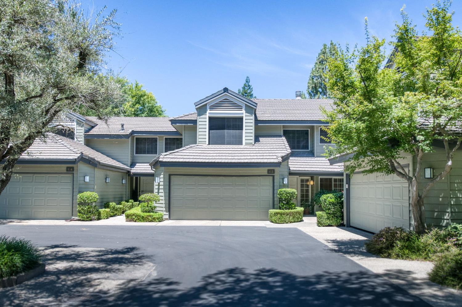 320 W Bluff Ave #103, Fresno, CA 93711