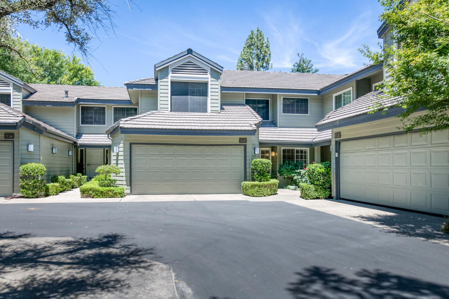 320 W Bluff Ave #103, Fresno, CA 93711