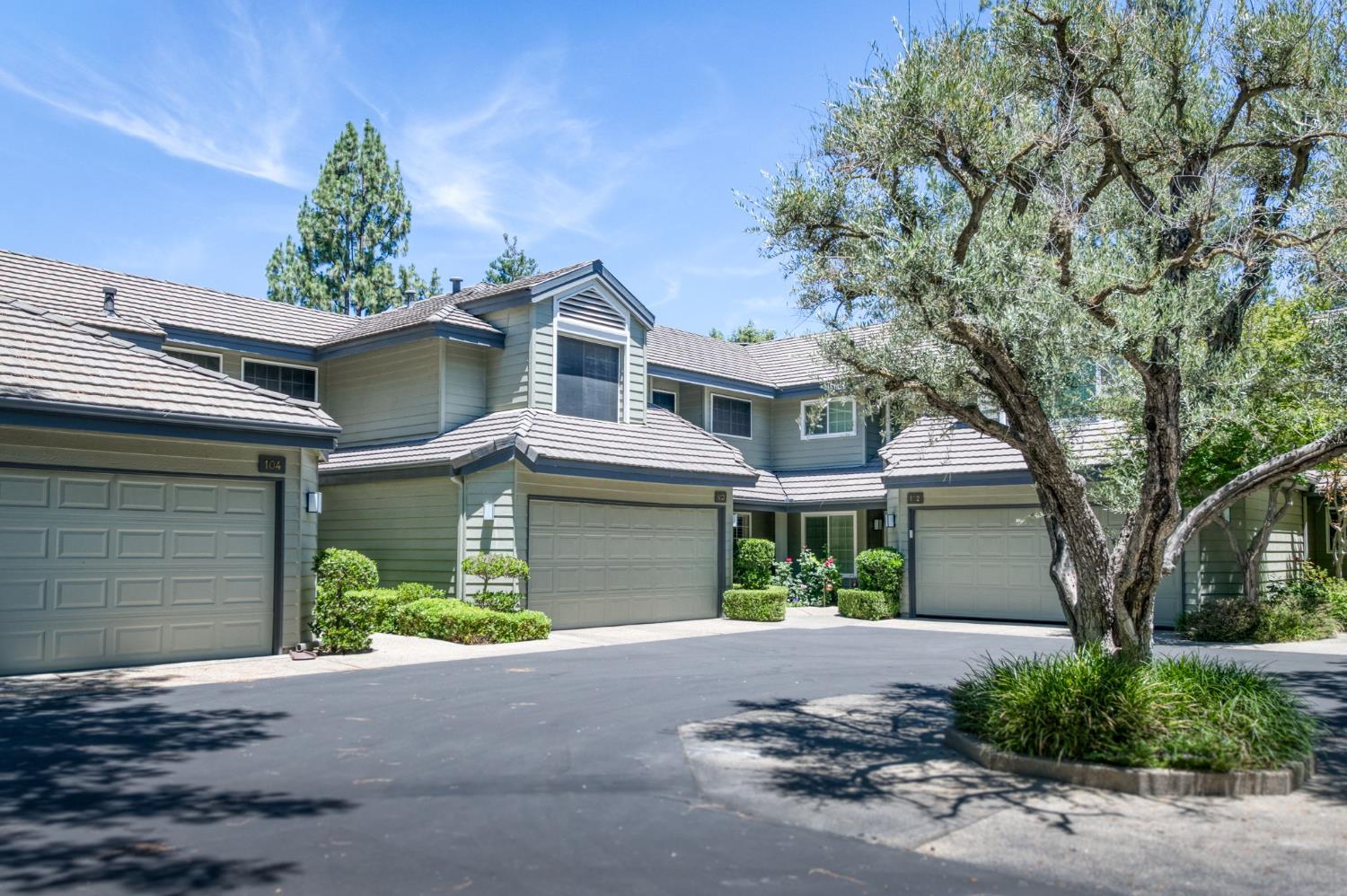 320 W Bluff Ave #103, Fresno, CA 93711