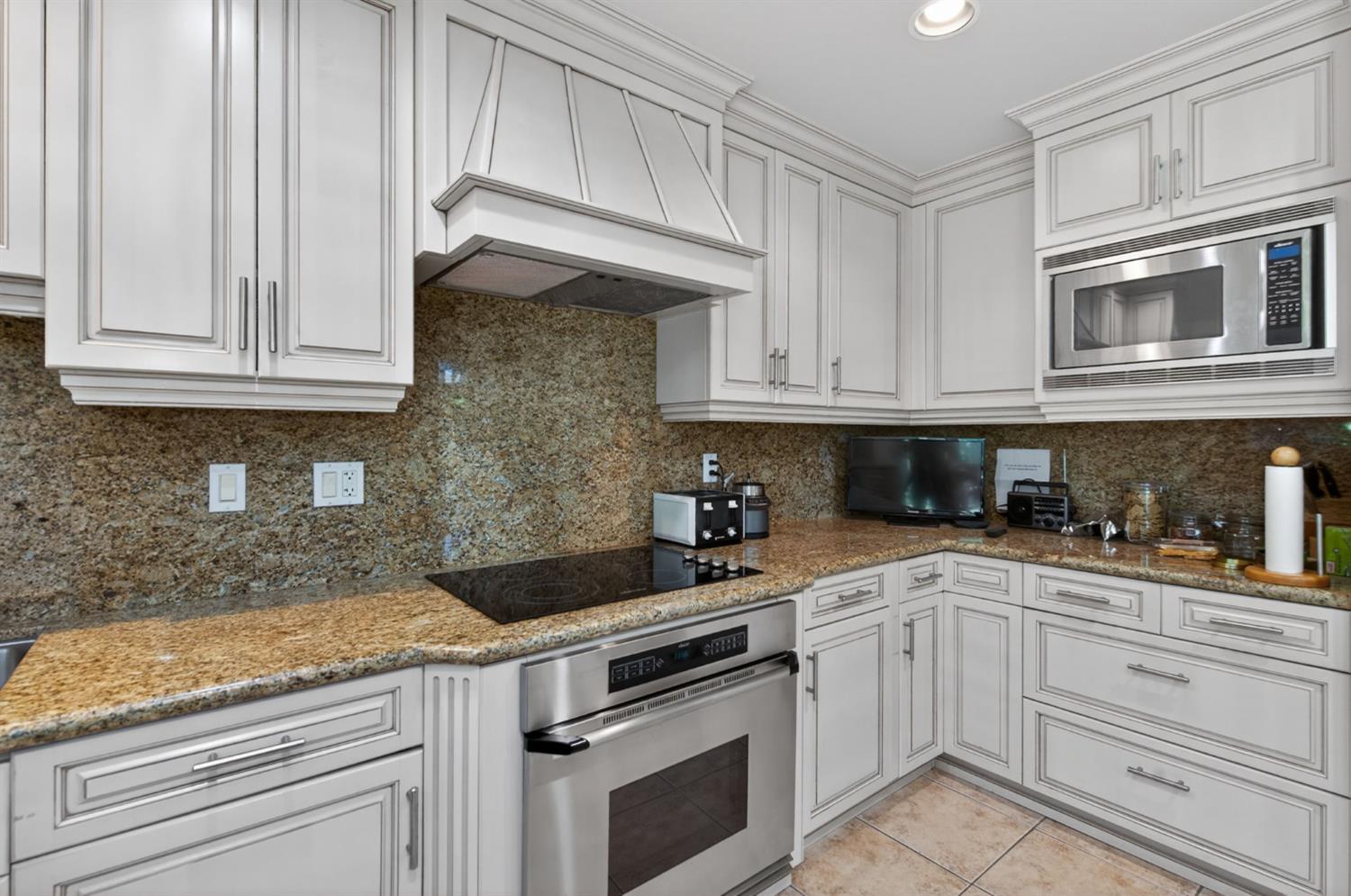 320 W Bluff Ave #103, Fresno, CA 93711
