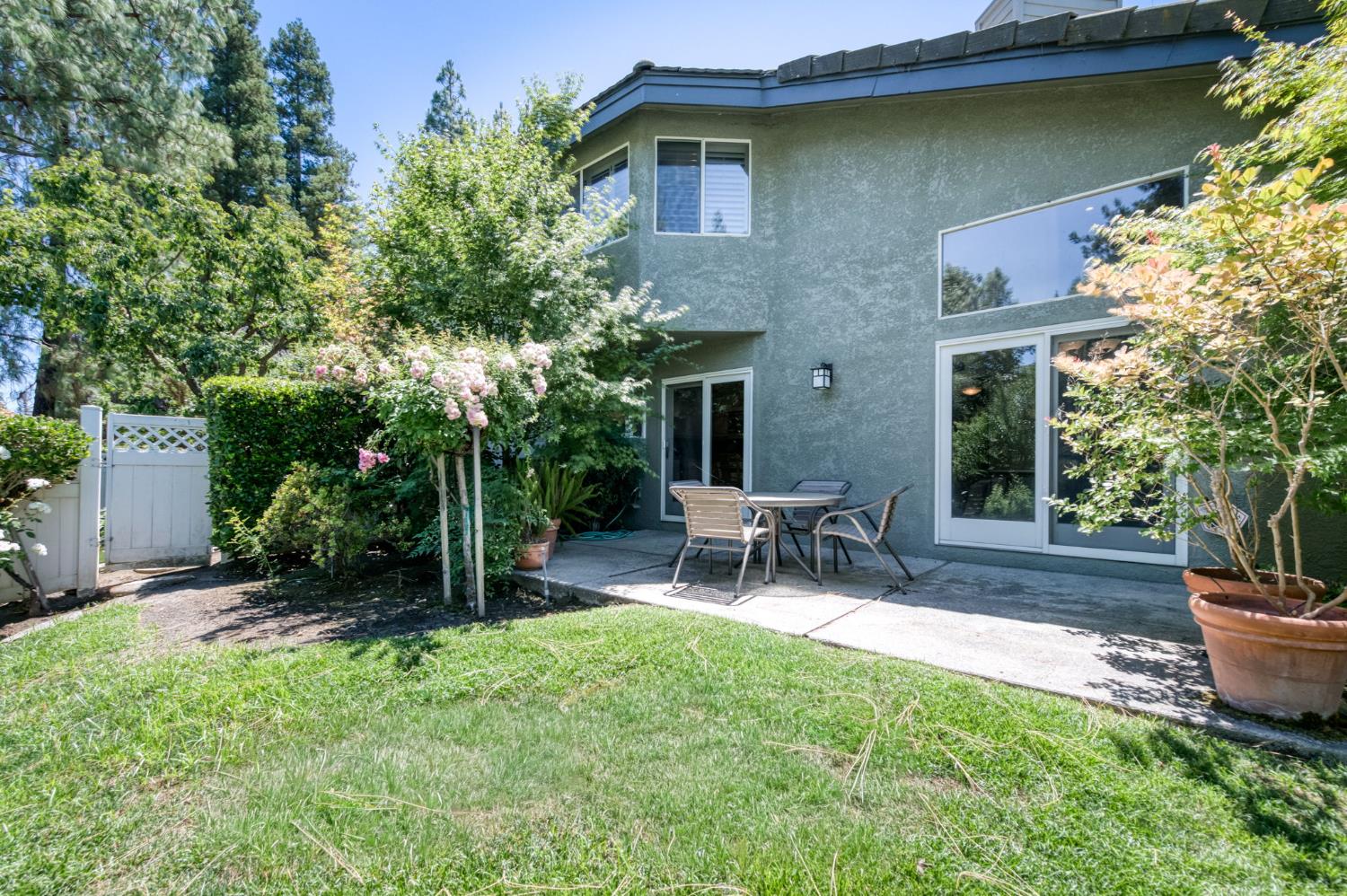 320 W Bluff Ave #103, Fresno, CA 93711