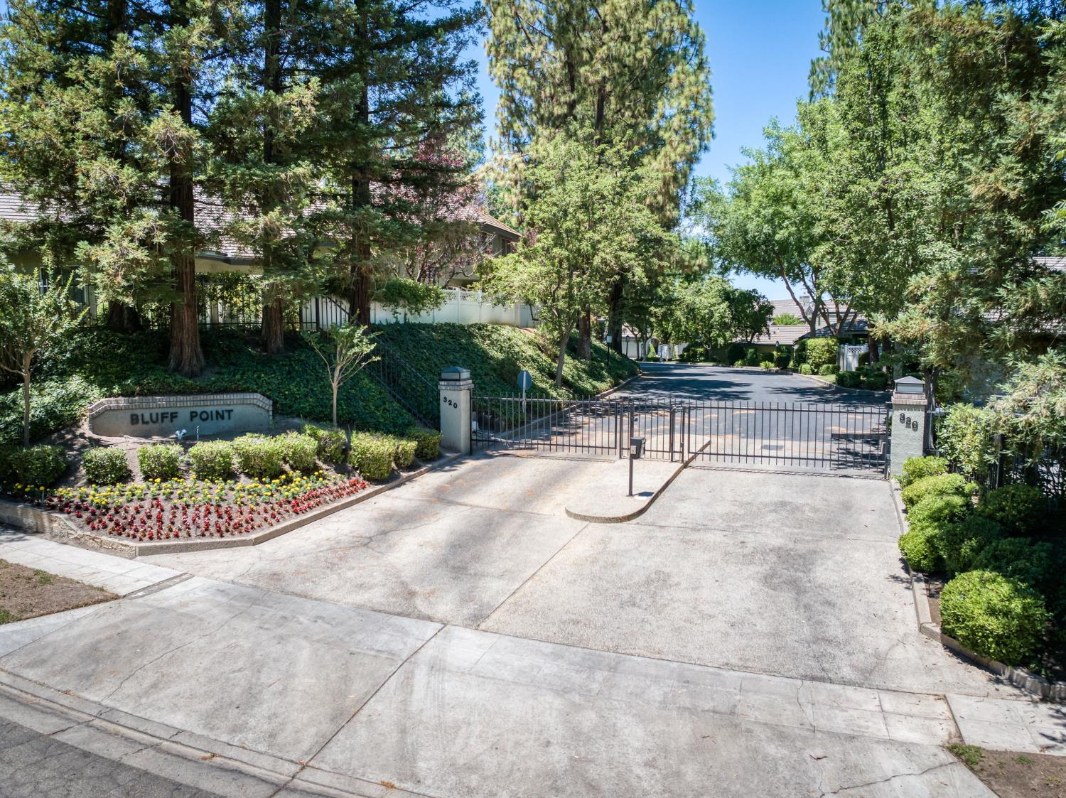 320 W Bluff Ave #103, Fresno, CA 93711