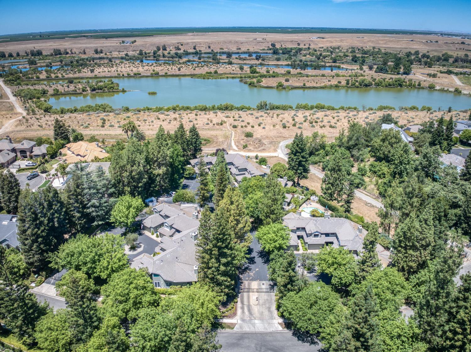 320 W Bluff Ave #103, Fresno, CA 93711