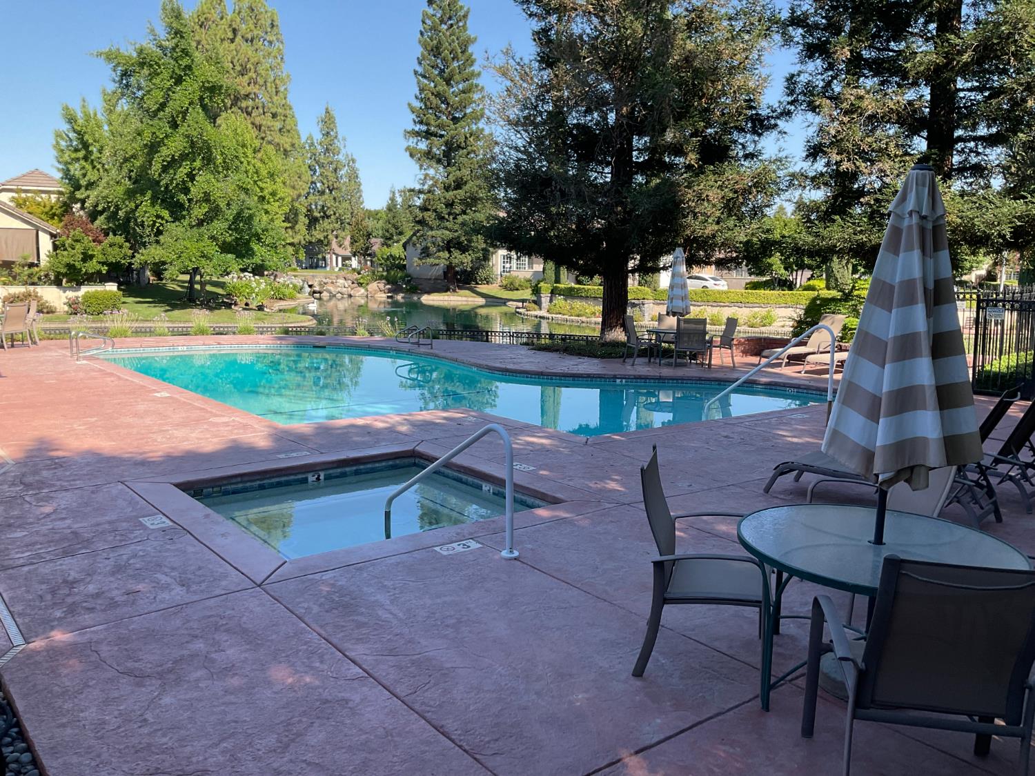 2270 Dawson Cove Ln S, Clovis, CA 93611
