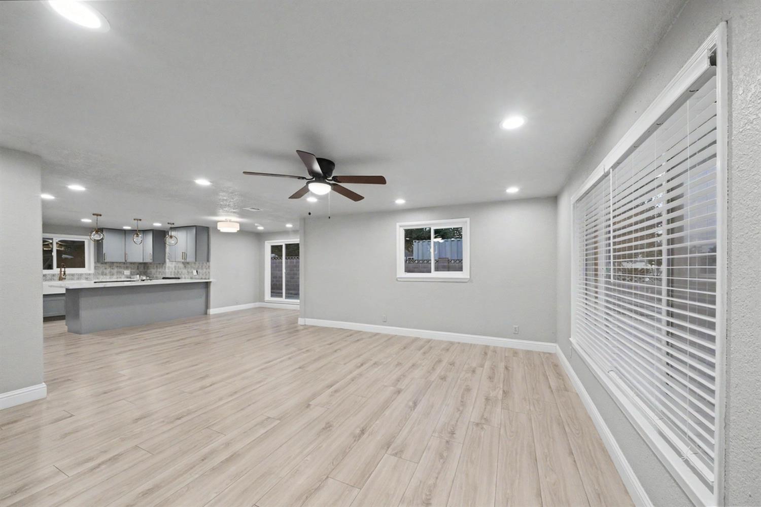 1374 E Gaschen Ave, Fresno, CA 93725