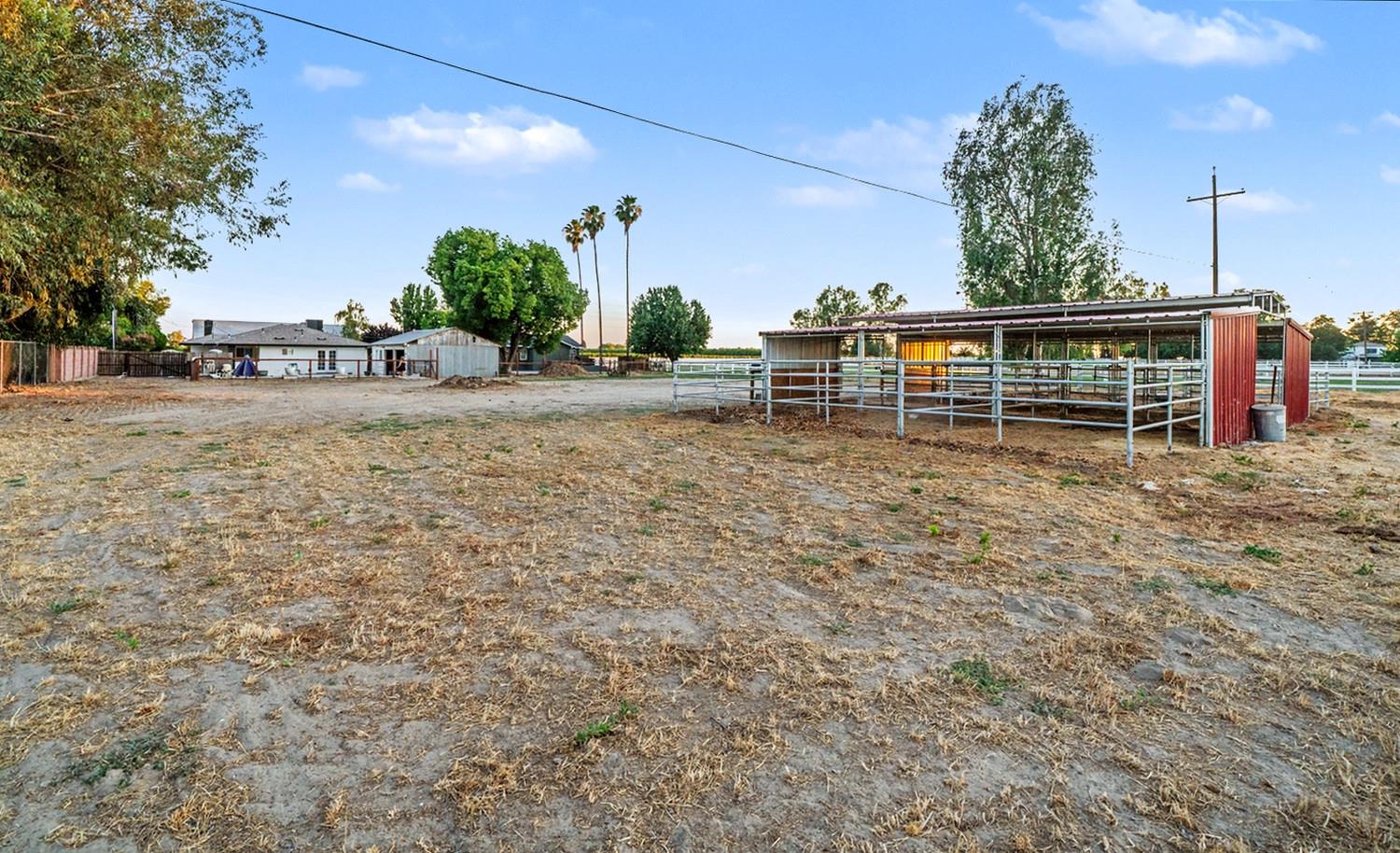 1374 E Gaschen Ave, Fresno, CA 93725
