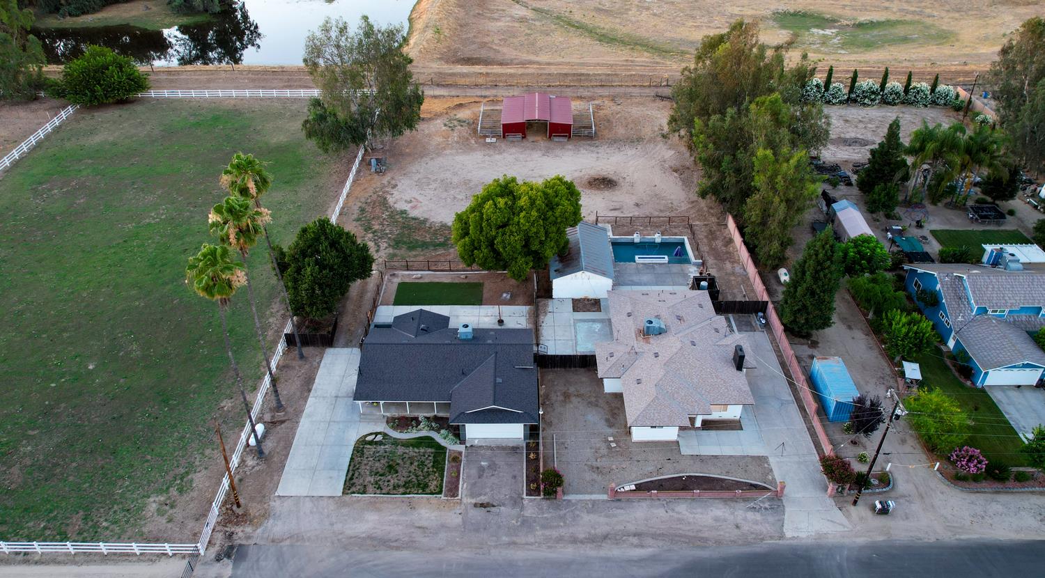 1374 E Gaschen Ave, Fresno, CA 93725