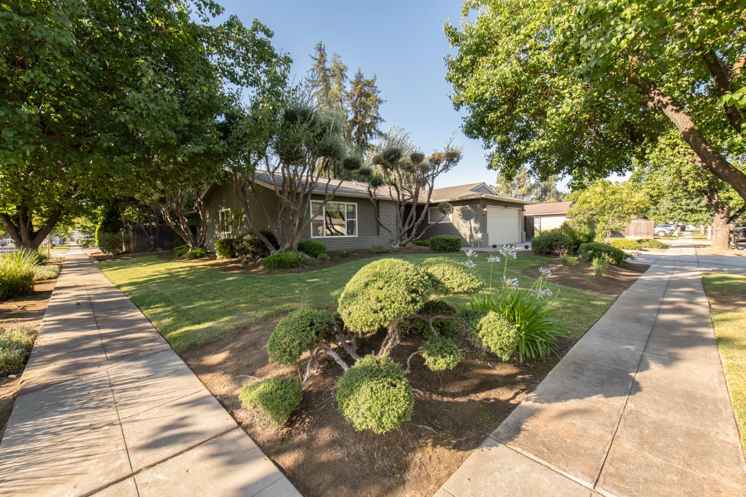 1293 W Dyer Ave, Fresno, CA 93711