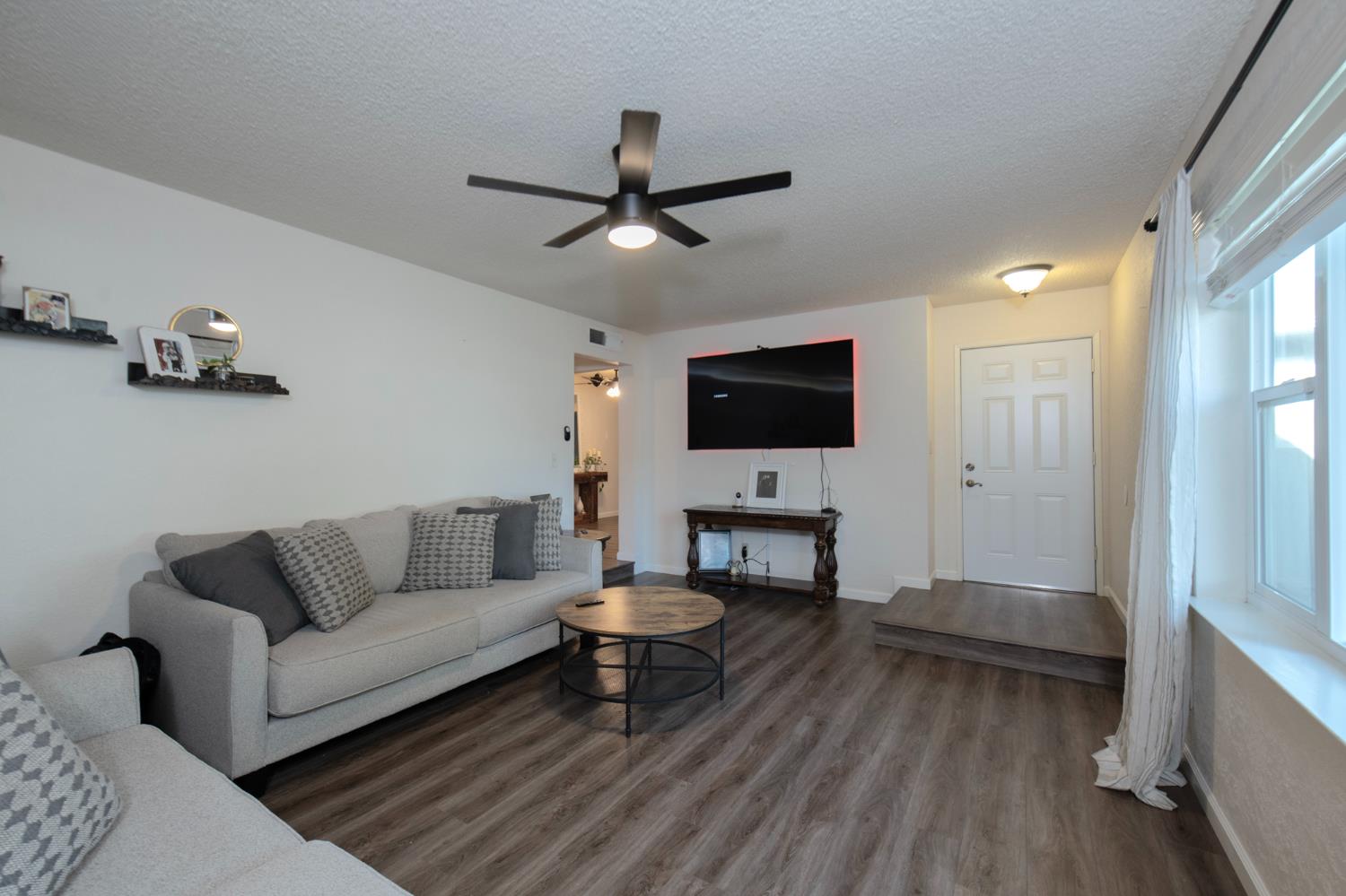 1293 W Dyer Ave, Fresno, CA 93711