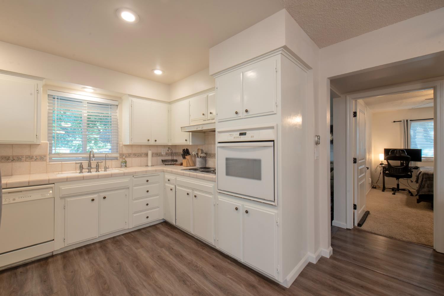 1293 W Dyer Ave, Fresno, CA 93711