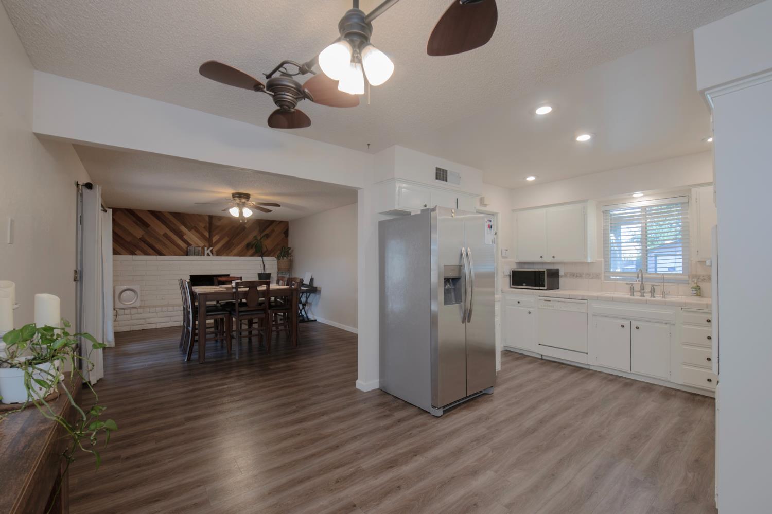 1293 W Dyer Ave, Fresno, CA 93711