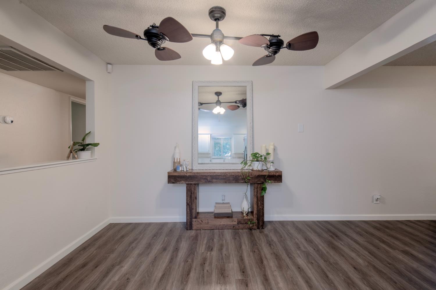 1293 W Dyer Ave, Fresno, CA 93711