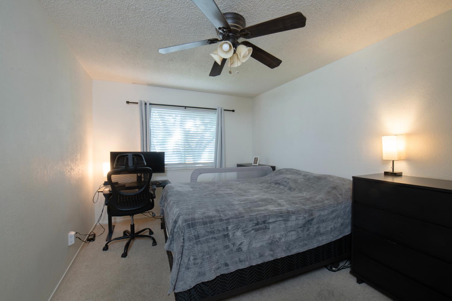 1293 W Dyer Ave, Fresno, CA 93711