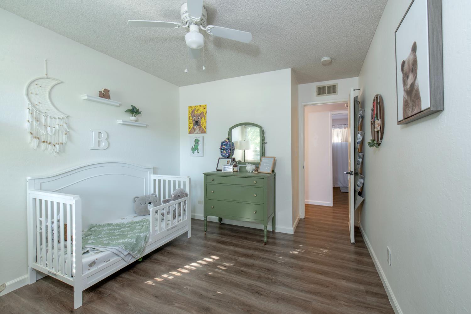 1293 W Dyer Ave, Fresno, CA 93711