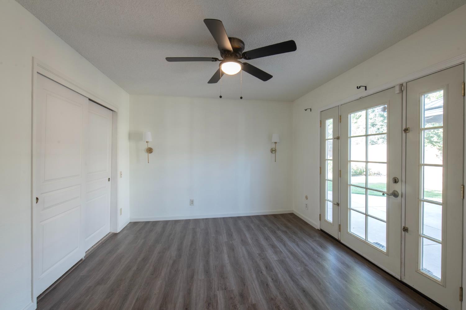 1293 W Dyer Ave, Fresno, CA 93711