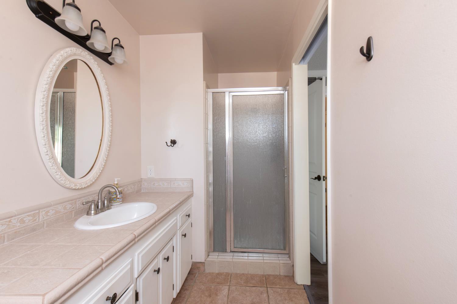 1293 W Dyer Ave, Fresno, CA 93711