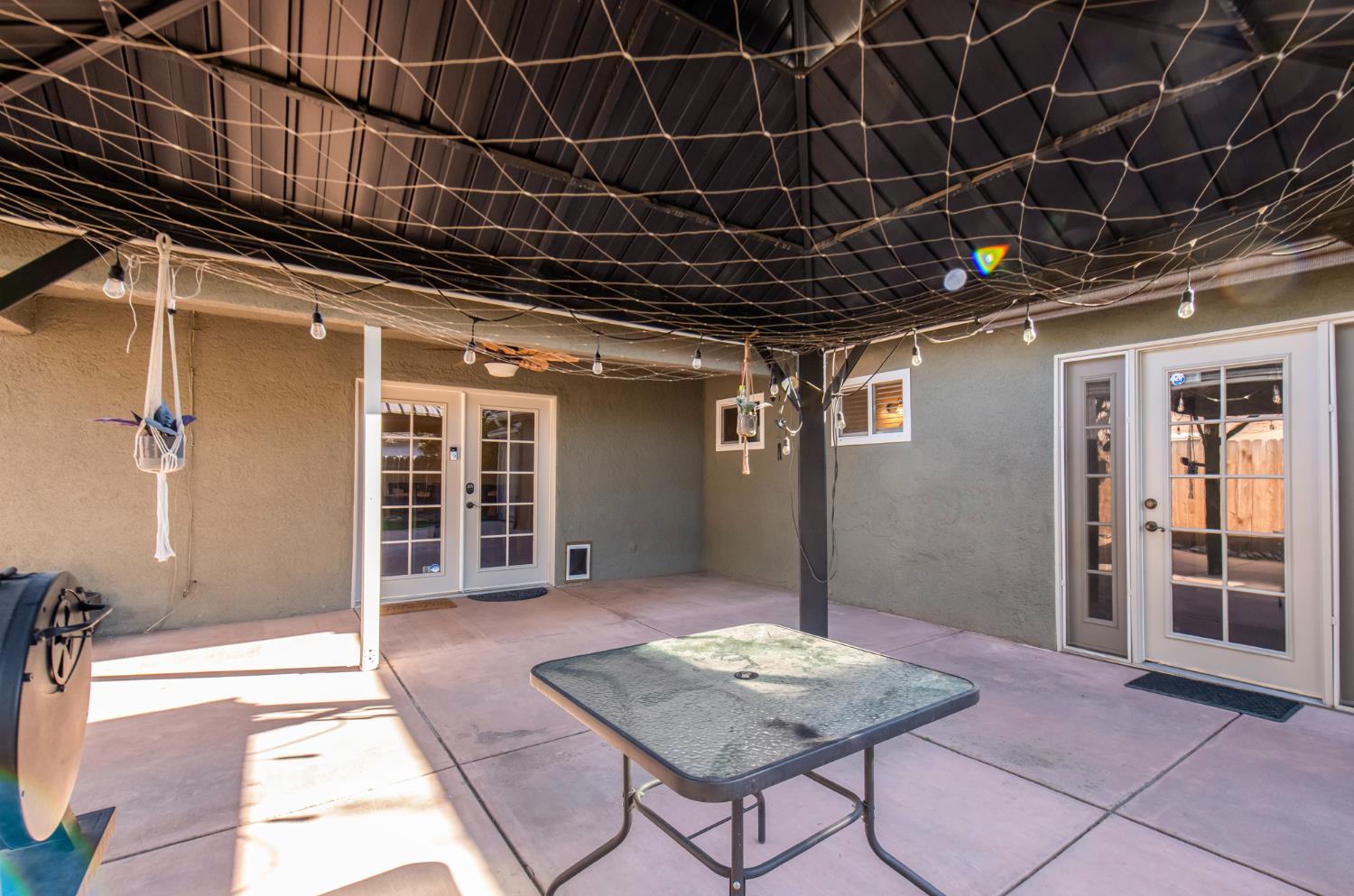 1293 W Dyer Ave, Fresno, CA 93711