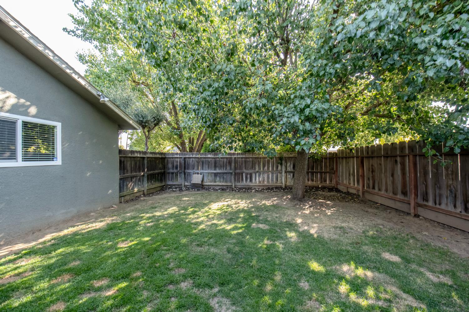 1293 W Dyer Ave, Fresno, CA 93711
