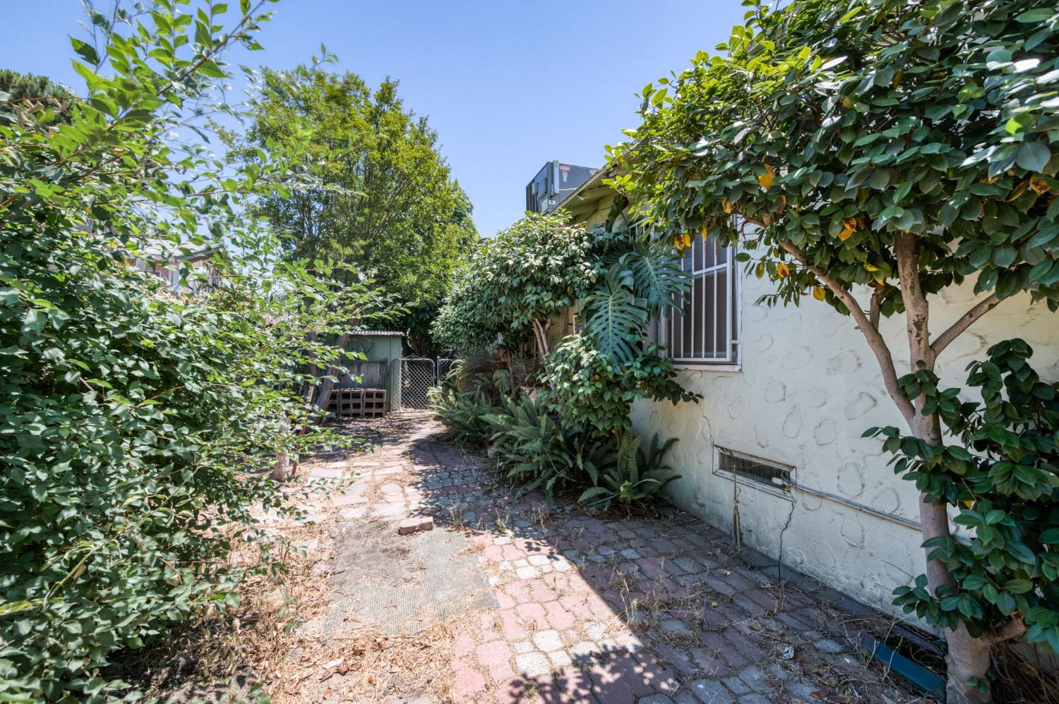 2537 S 11th, Fresno, CA 93725