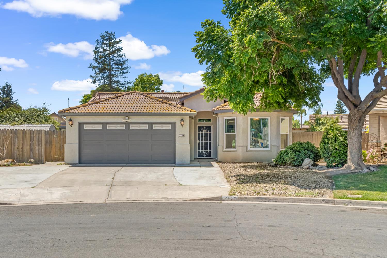 2468 S Phillip Ave, Fresno, CA 93727