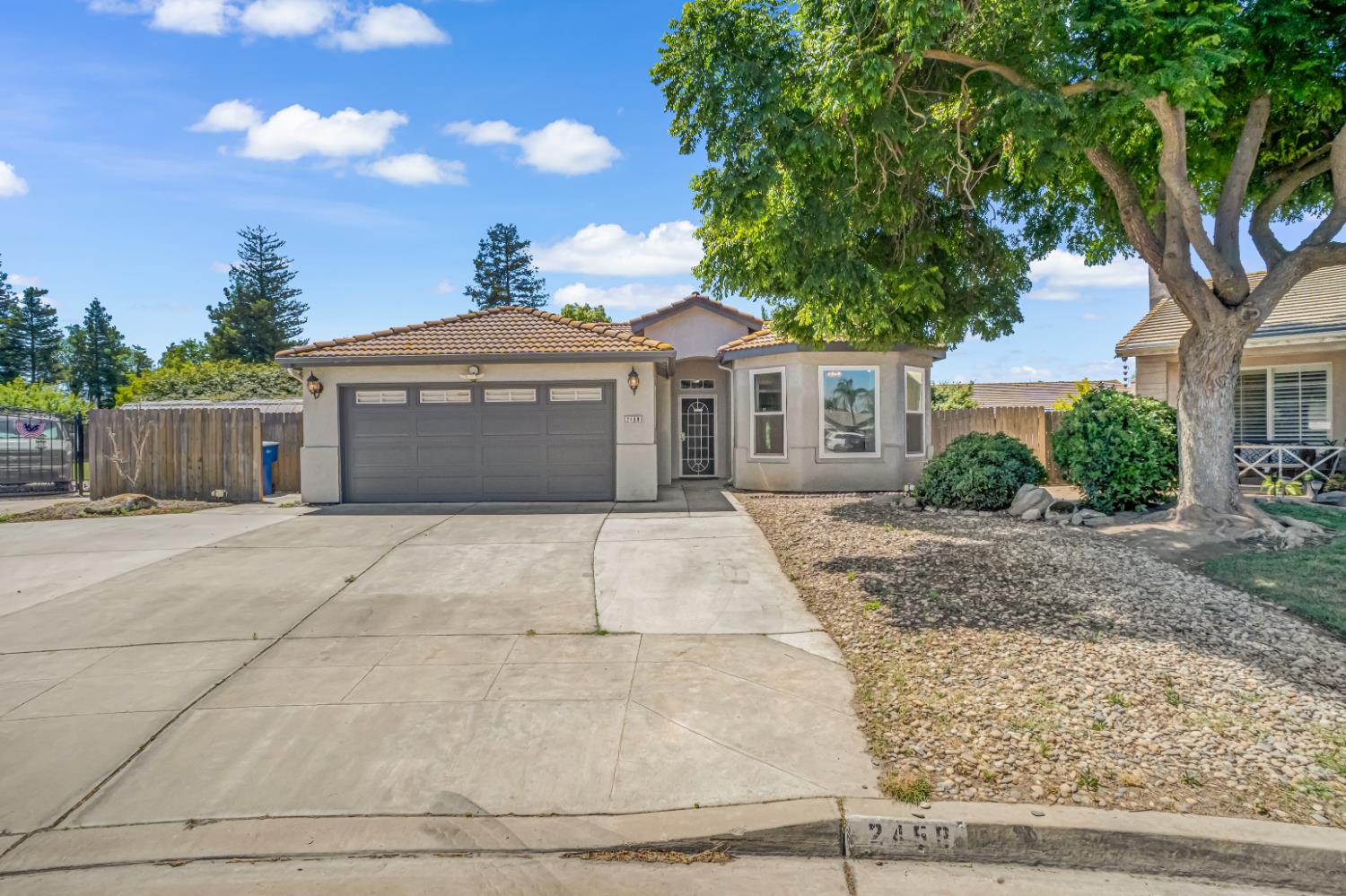 2468 S Phillip Ave, Fresno, CA 93727